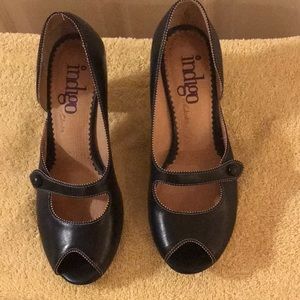 Indigo by Clark’s dark brown maryjanes, 6.5